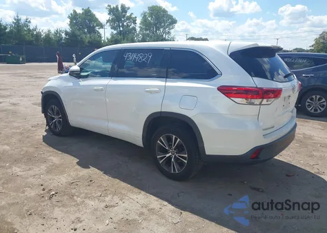 2018 Toyota Highlander Le z USA, uszkodzony, nr VIN 5TDZARFH9JS034538